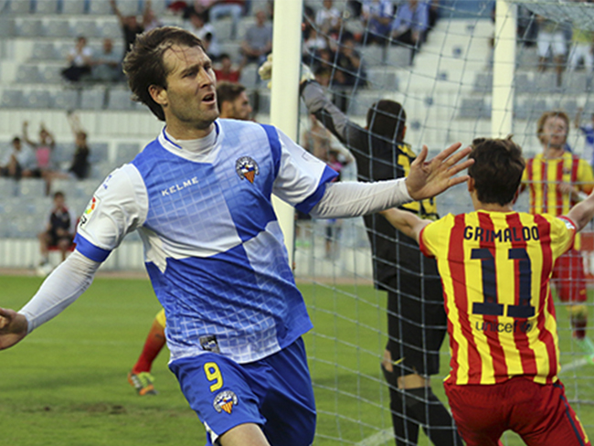 Anibal celebrando un gol