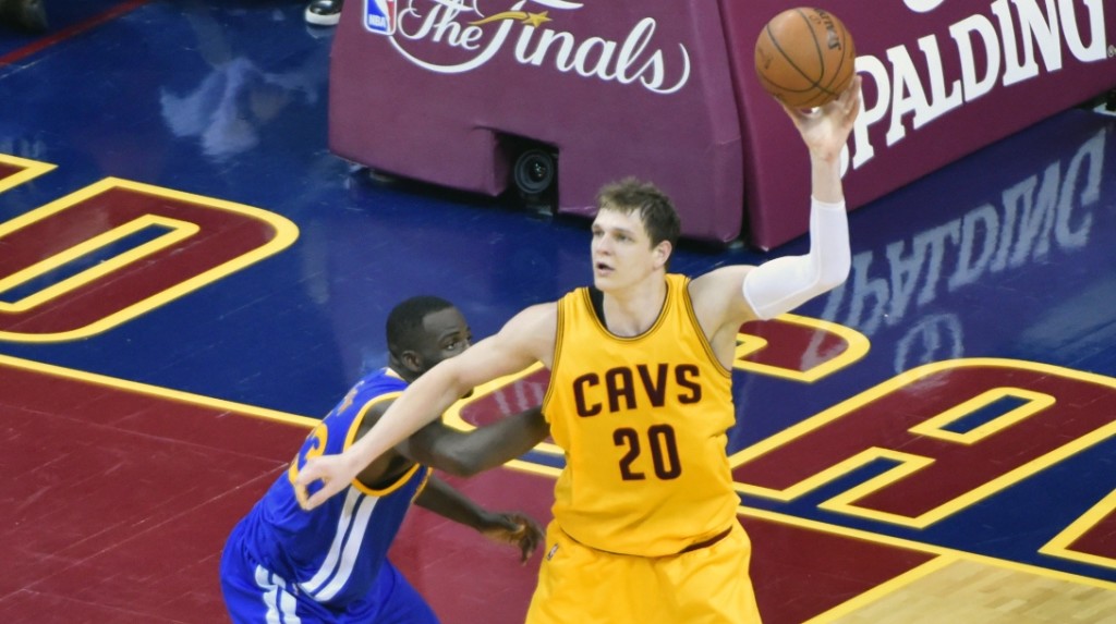 Mozgov, jugador de Cleveland Cavaliers