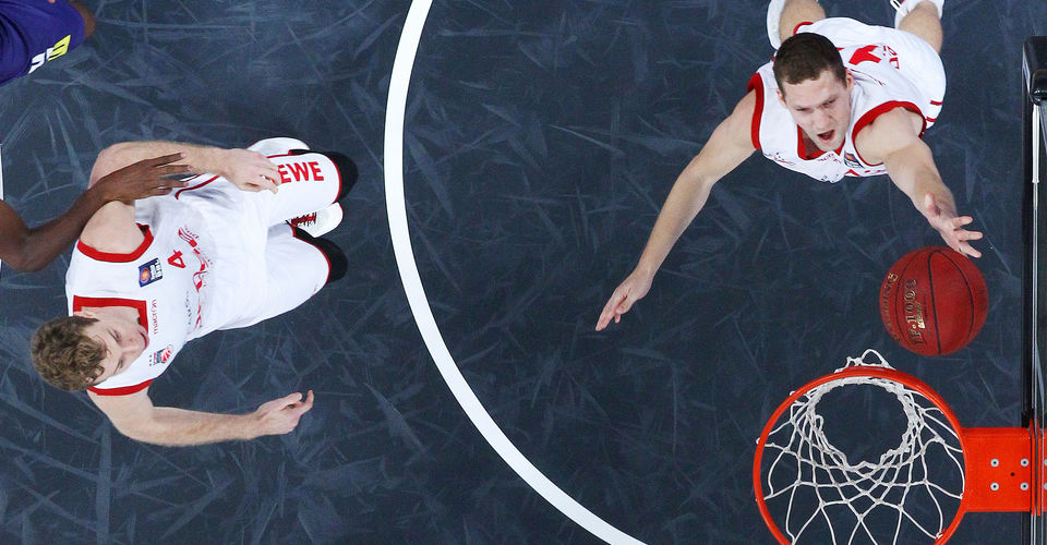 Nicolo Melli y Janis Strelnieks, jugadores del Brose Baskets