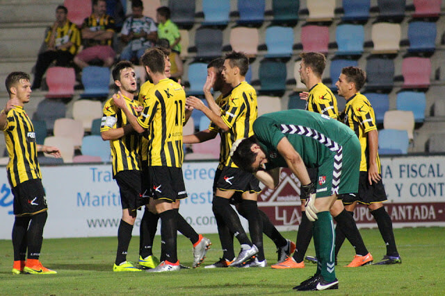 Los jugadores del Baraka celebran un gol