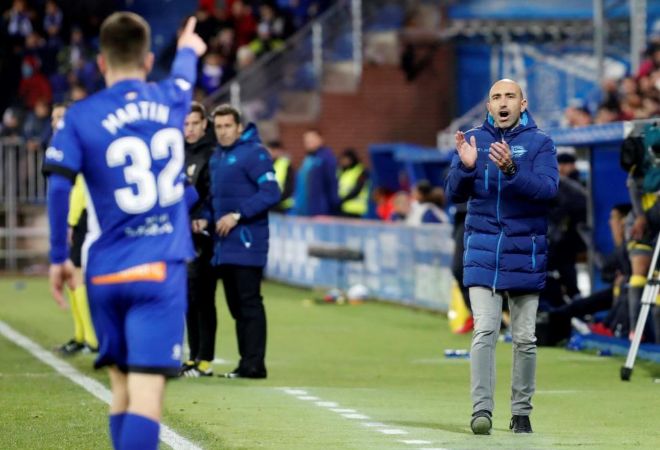 abelardo fernandez banquillo alaves contra real madrid