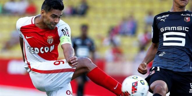 Radamel Falcao durante un partido en la Ligue 1