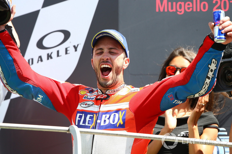 Andrea Dovizioso celebrando la victória la temporada pasada