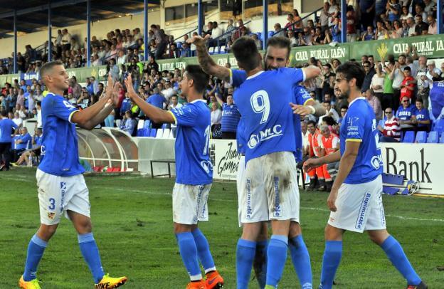 El Alzira y el Linares son favoritos para llevarse la victoria.