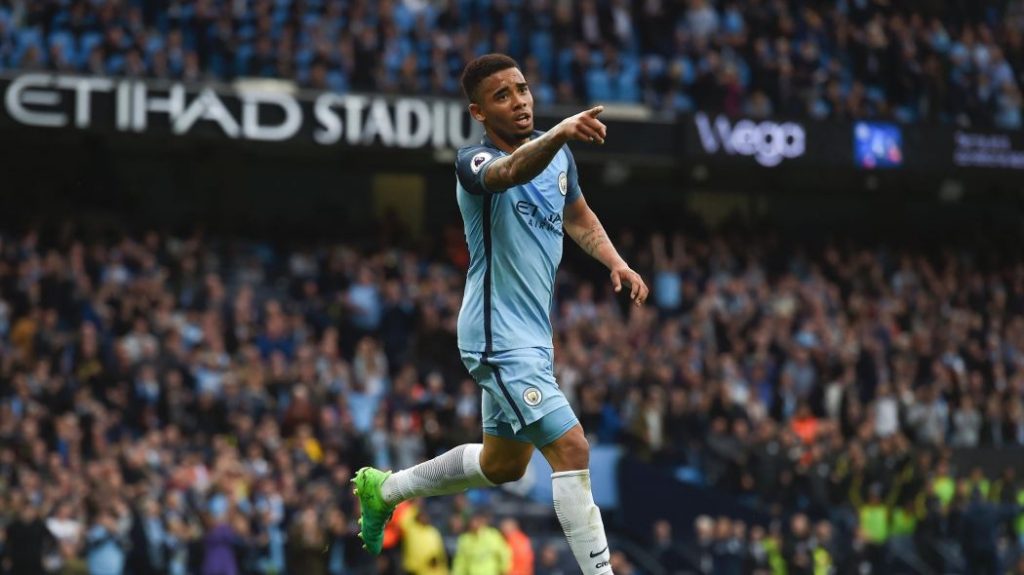 gabriel jesus celebrando un gol del manchester city en el etihad stadium