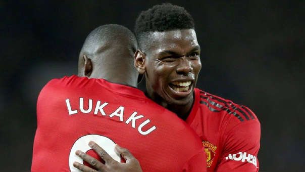 pogba y lukaku celebrando un gol del manchester united