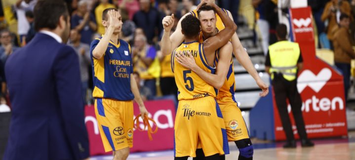 herbalife gran canaria victoria sobre unicaja en el gran canaria arena