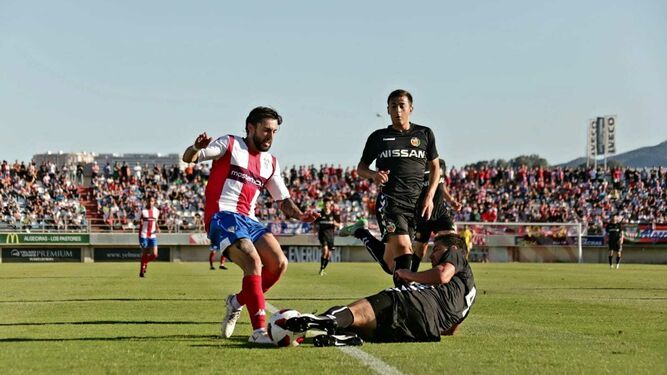 Algeciras y Jaén se miden en un duelo muy intenso.