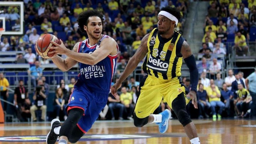 shane larkin y bobby dixon disputan un balon