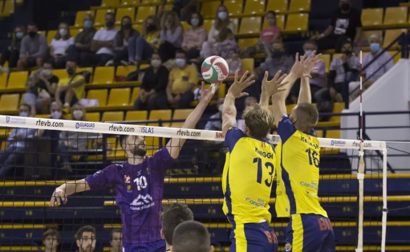 Superliga Masculina: CV Manacor - Santanderina / Unicaja Almería - CV Guaguas