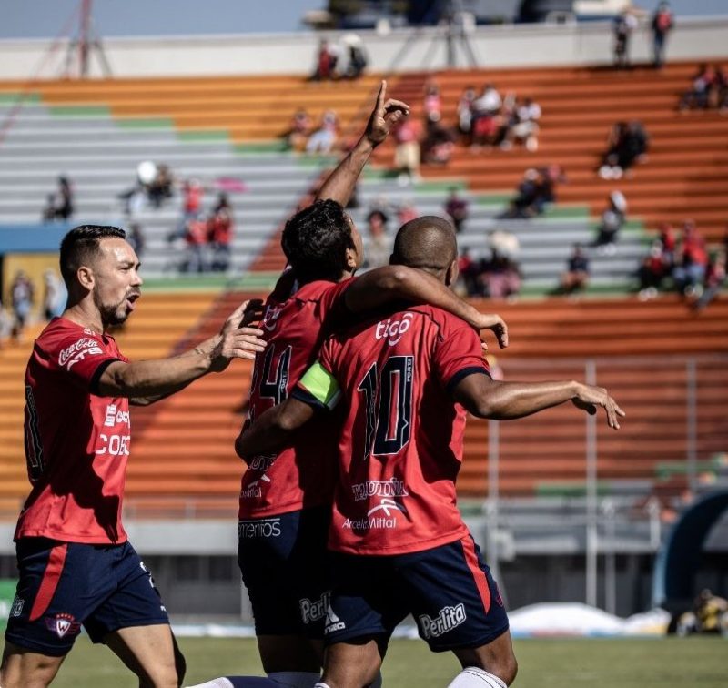 Guatemala / Bolivia : Guastatoya - Sololá / Jorge Wilstermann - San José