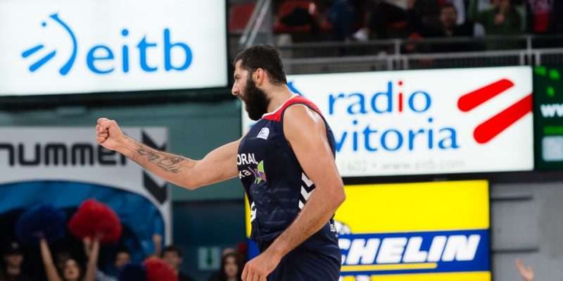 Bourousis, pívot del Baskonia