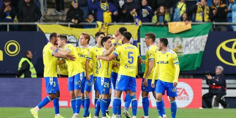 Liga EA Sports / 1ª RFEF (G2): Cádiz - Getafe / Baleares - Linares