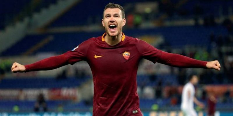 Dzeko celebrando un gol