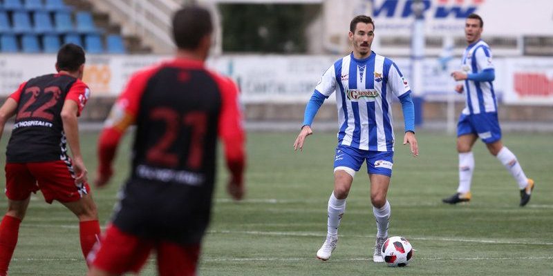 El Figueres disputando un partido como local