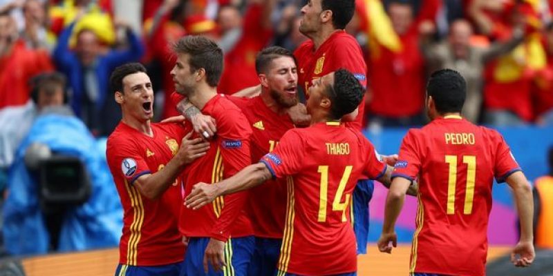 Gerard Piqué fue el heroe en el debut de España en la Eurocopa