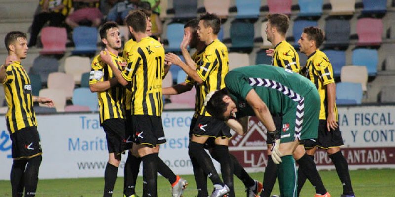 Los jugadores del Baraka celebran un gol