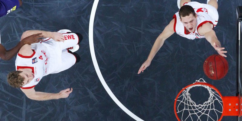 Nicolo Melli y Janis Strelnieks, jugadores del Brose Baskets