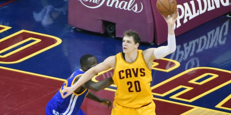 Mozgov, jugador de Cleveland Cavaliers