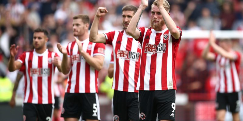 Jugadores de sheffield saludando al público. Fuente ( Lcfc.com )