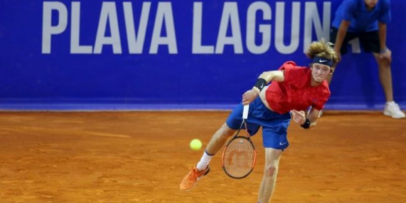 El vigente campeón nos dejó una gran imagen en su debut. (Foto: ubitennis.com)