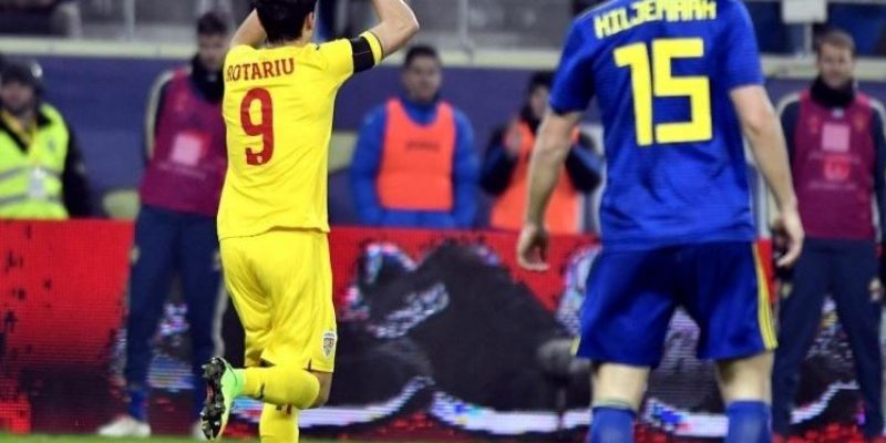 Rumanía celebrando un gol