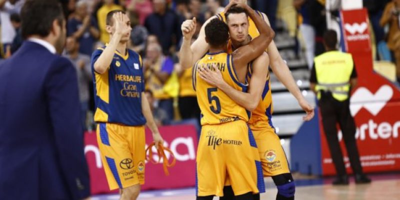 herbalife gran canaria victoria sobre unicaja en el gran canaria arena