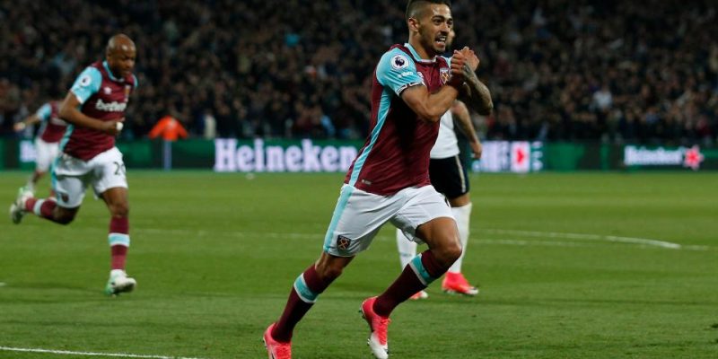 lanzini celebra su gol