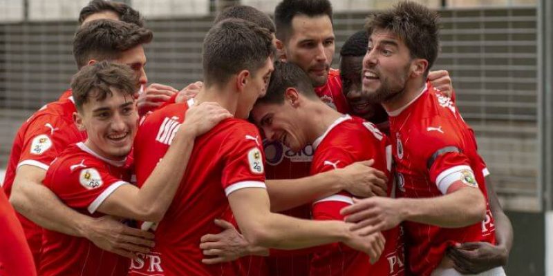 2ª división B (grupos 2 y 5): Racing - Arenas / Mérida - Villarrobledo